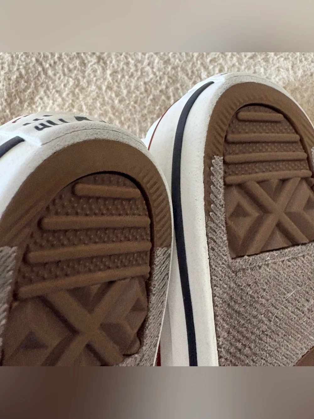 5for20 White low top youth converse